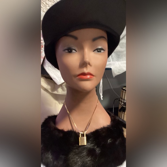 Authentic LV lock #302 and 18K Gold Titanium Stainless Steel Flat Chain … - Picture 2 of 7